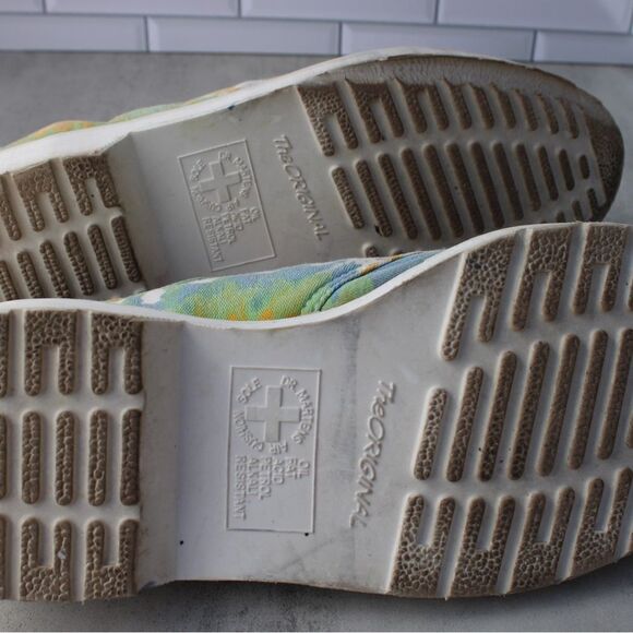 Dr. Martens Lester Tie-Tye Canvas Derby Sneaker Size 10 - Picture 7 of 7
